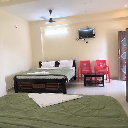 Hotel Vishnu Grand Тирупати Екстериор снимка