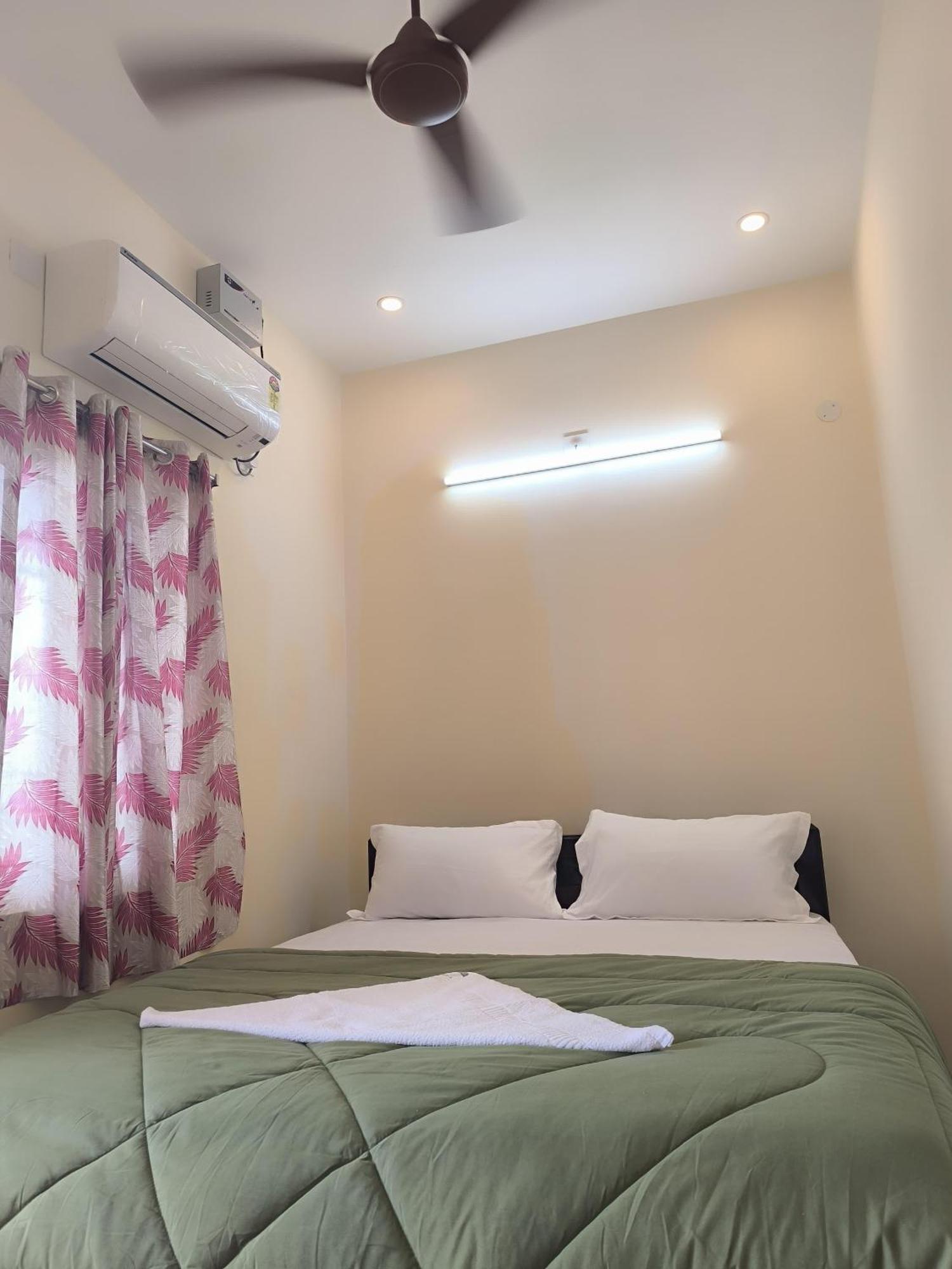 Hotel Vishnu Grand Тирупати Екстериор снимка