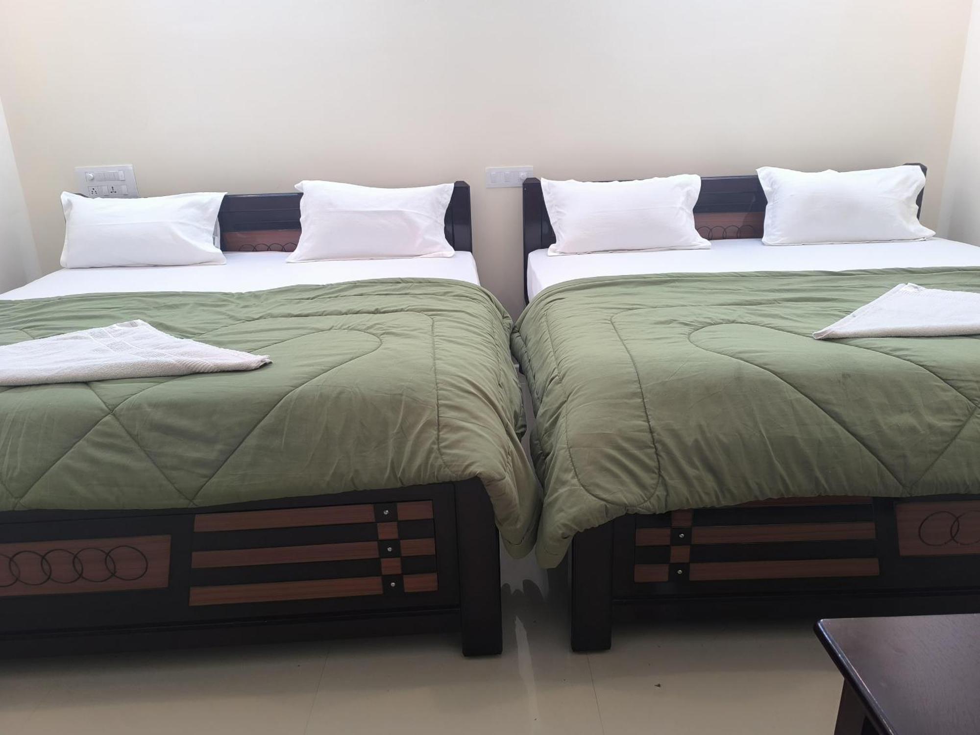 Hotel Vishnu Grand Тирупати Екстериор снимка